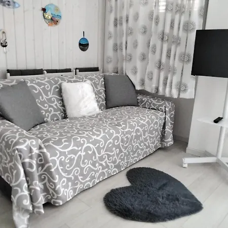 Single Nearby The Джардини-Наксос