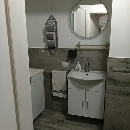 Single Nearby The Джардини-Наксос