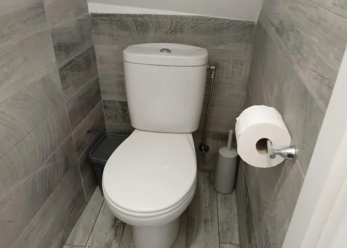 Apartment Single Nearby The *