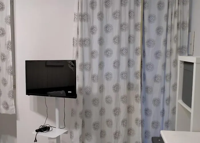 Single Nearby The * Giardini Naxos