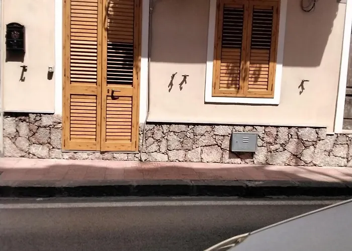 Apartment Single Nearby The