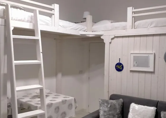 Single Nearby The Apartment